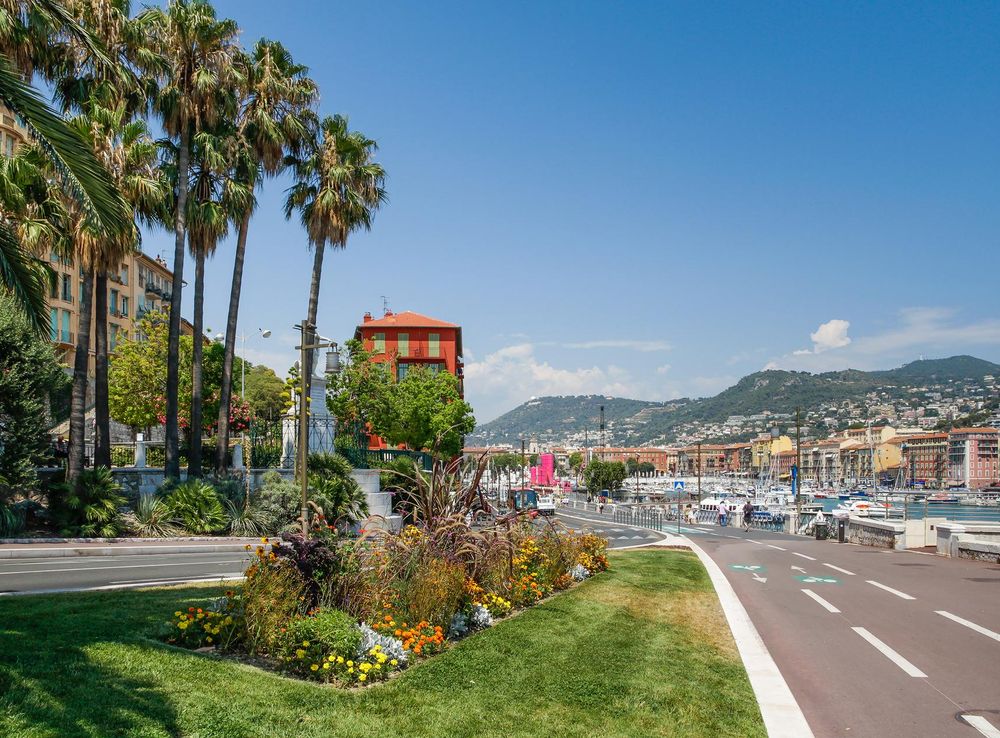 File:Quai Lunel in Nice, Provence-Alpes-Côte d'Azur, France, 2012 July.jpg  - Wikimedia Commons