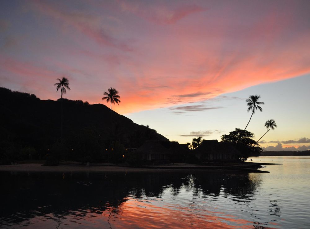 File:Sunset Moorea Tahiti.JPG - Wikimedia Commons