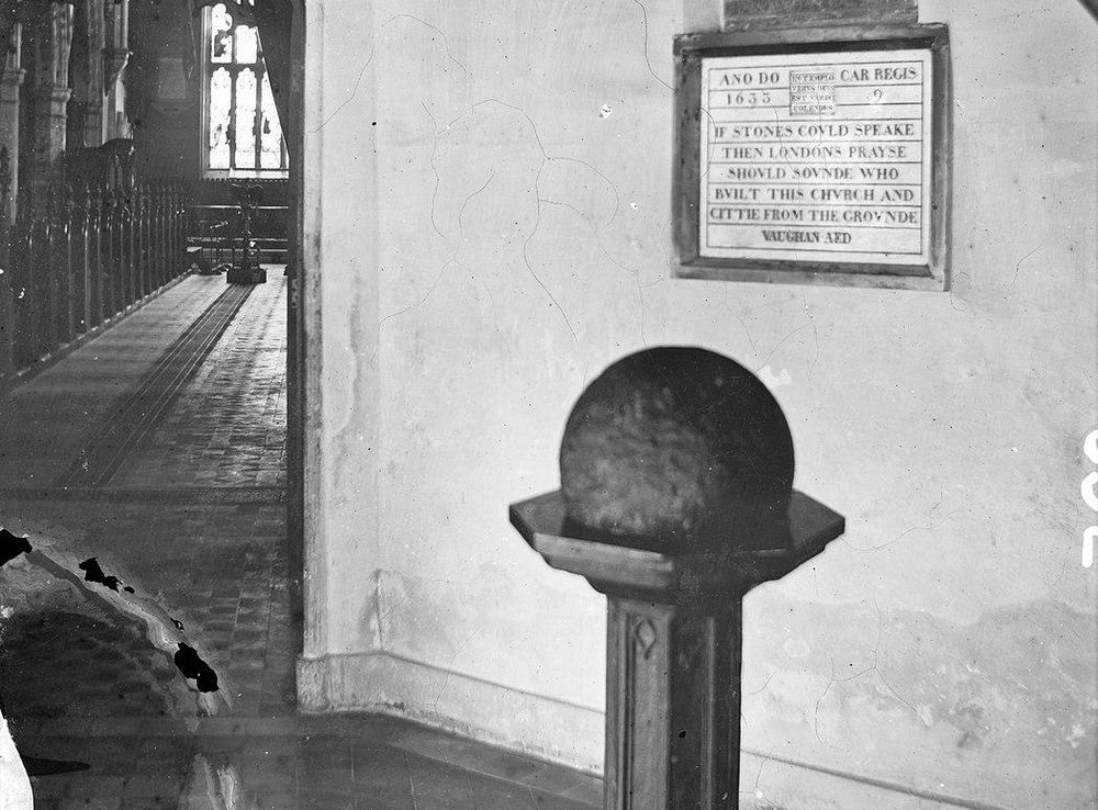 File:The Bomb Font St. Columbs Cathedral in Derry City.jpg - Wikimedia  Commons