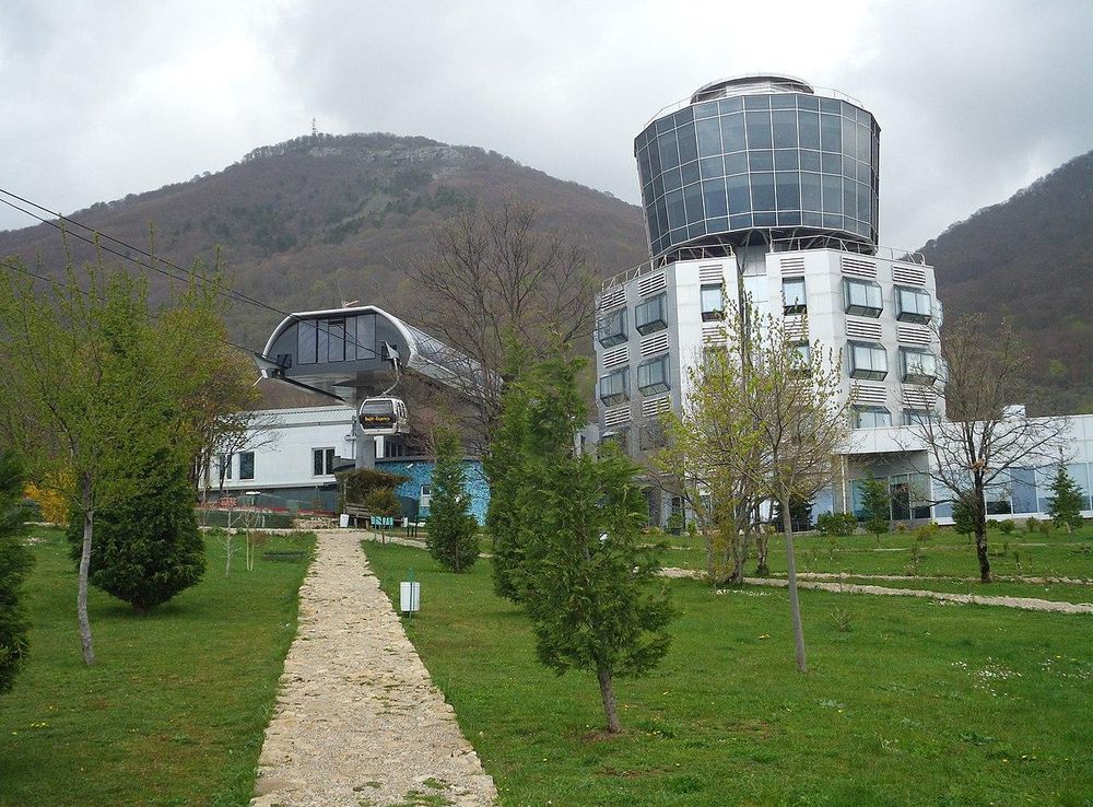 File:Dajti Tower with cablecar.JPG - Wikimedia Commons