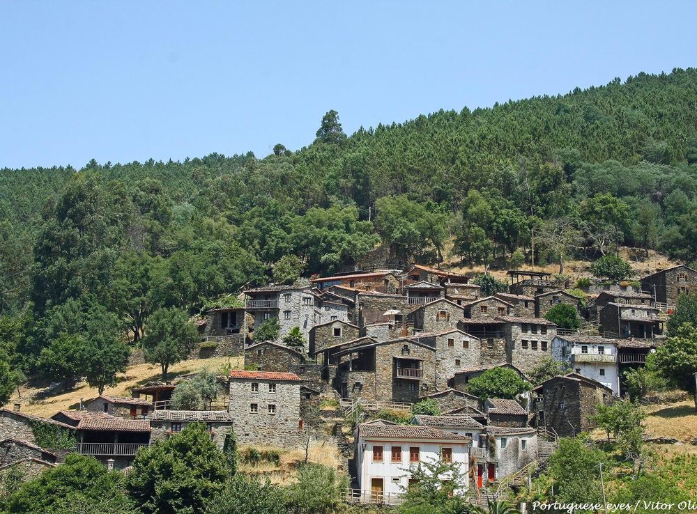 File:Candal - Portugal (28672695880).jpg - Wikimedia Commons