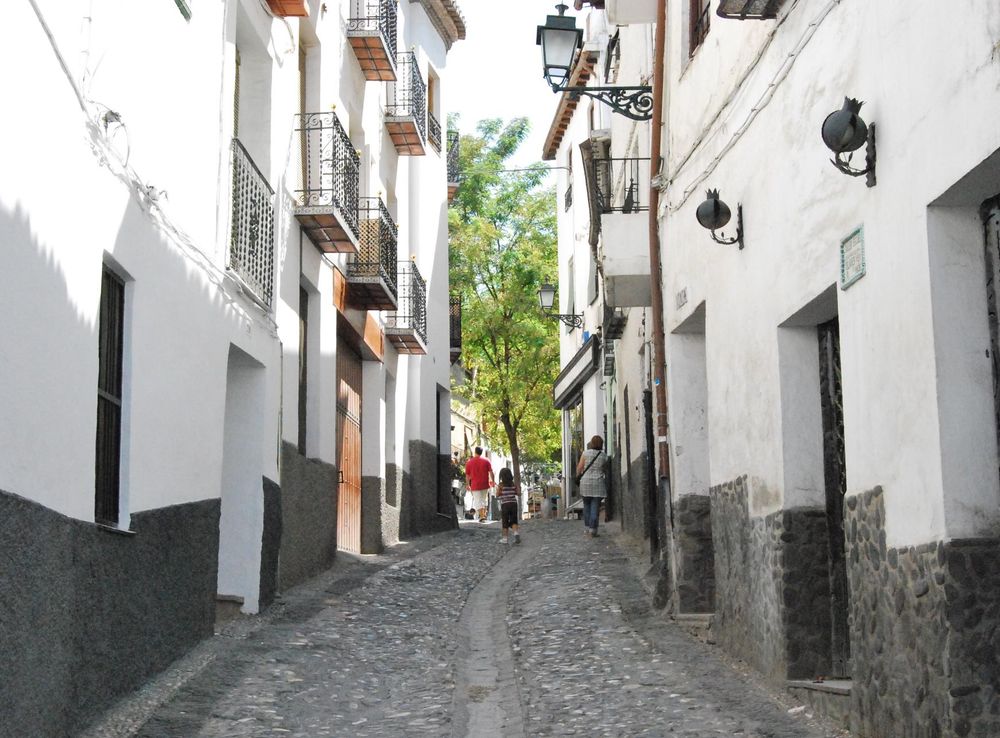 File:Albayzin District Granada CL 2009 (17).JPG - Wikimedia Commons