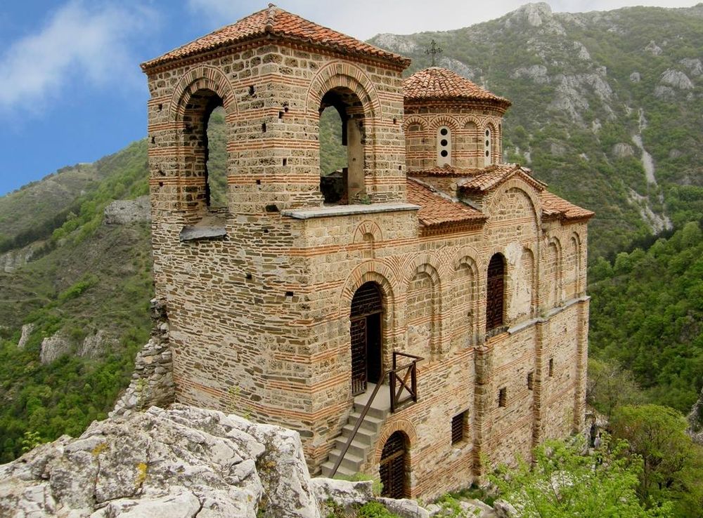 File:Church of the Holy Mother of God Asen's Fortress Klearchos 1.jpg -  Wikipedia