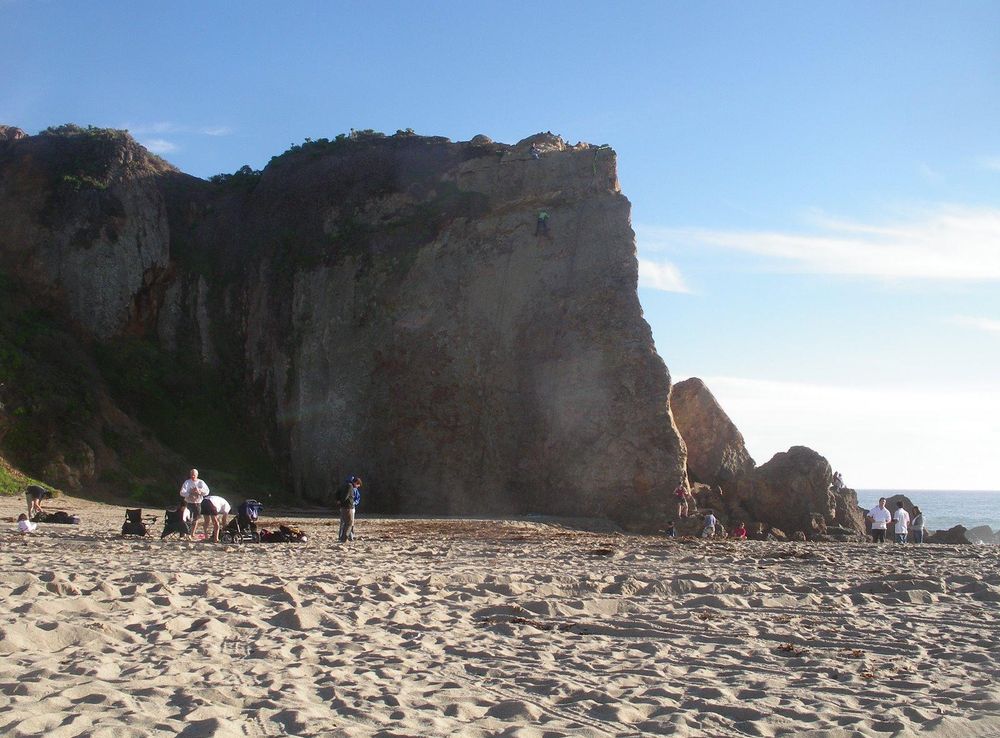 File:Point Dume Climbing.JPG - Wikimedia Commons
