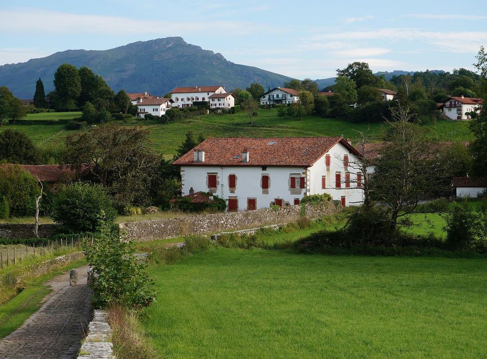 File:Sare - Ferme.JPG - Wikimedia Commons