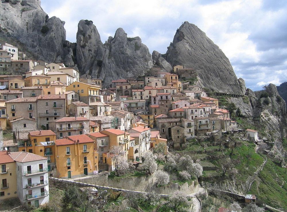 File:Castelmezzano panorama.jpg - Wikimedia Commons