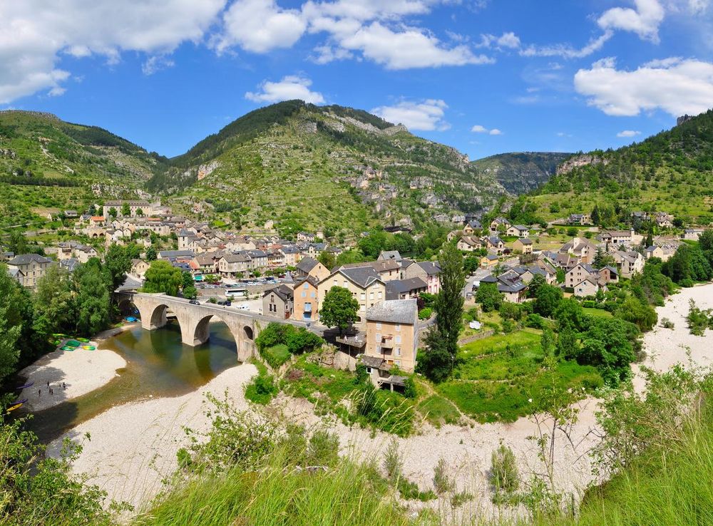 File:Sainte-Enimie-Gorges du Tarn-Frankreich.jpg - Wikipedia