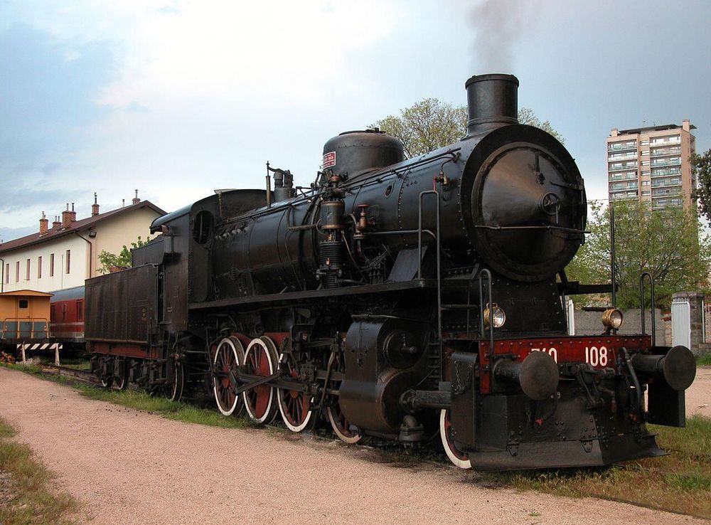 File:FS 740.108 locomotive.JPG - Wikimedia Commons