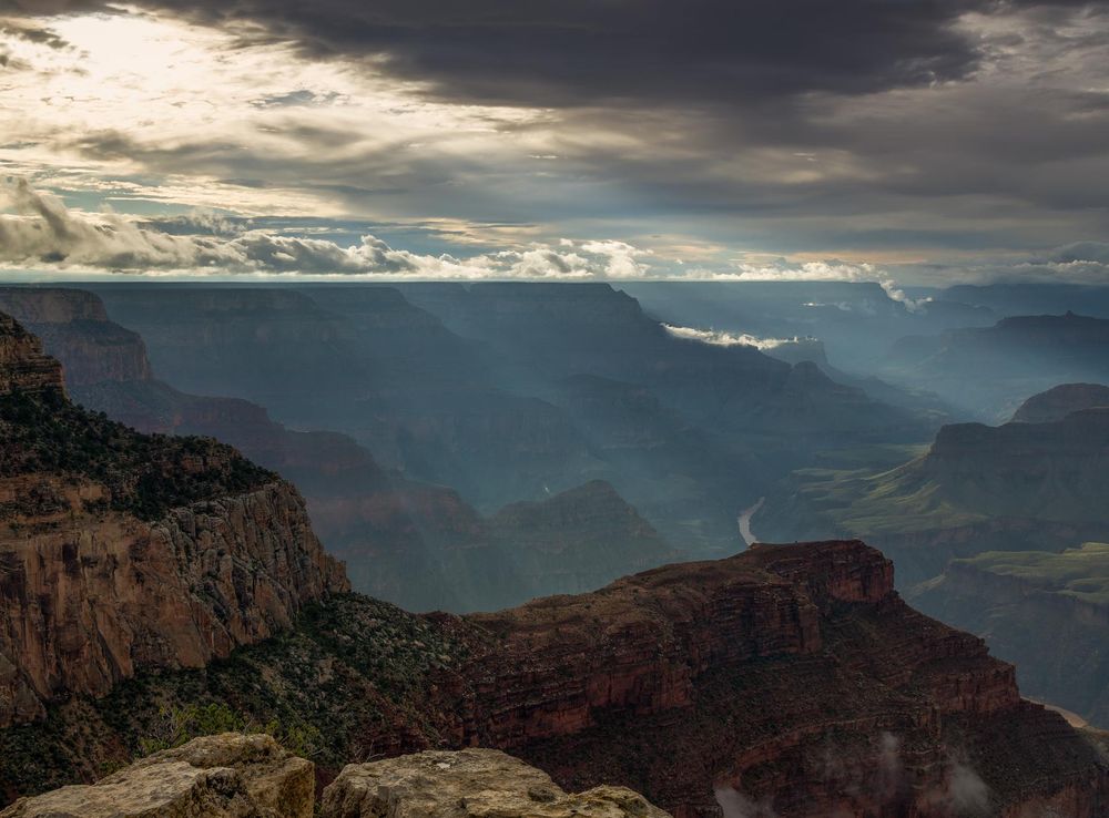 File:Sun rays at Hopi Point Grand Canyon 2013.jpg - Wikimedia Commons