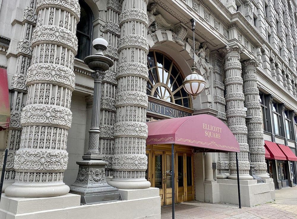File:Ellicott Square Building, Main Street and Division Street, Buffalo, NY  - 52674547017.jpg - Wikimedia Commons