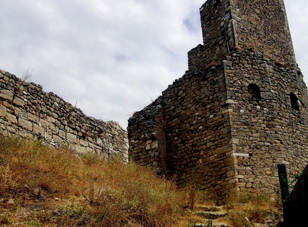 File:CastleNearVlore.JPG - Wikimedia Commons