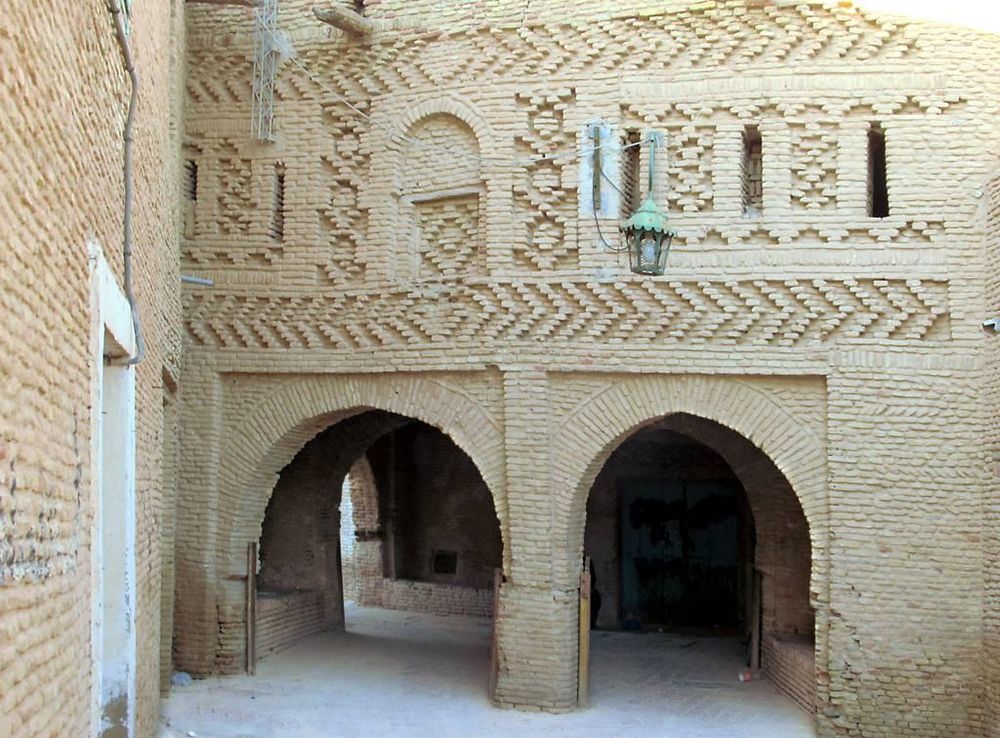File:Tozeur Medina (25235463237).jpg - Wikimedia Commons