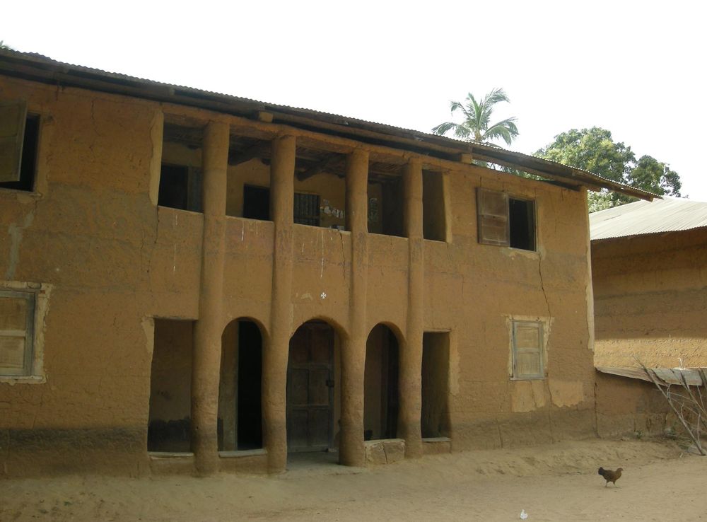 File:MlompMaisonEtages1.JPG - Wikimedia Commons
