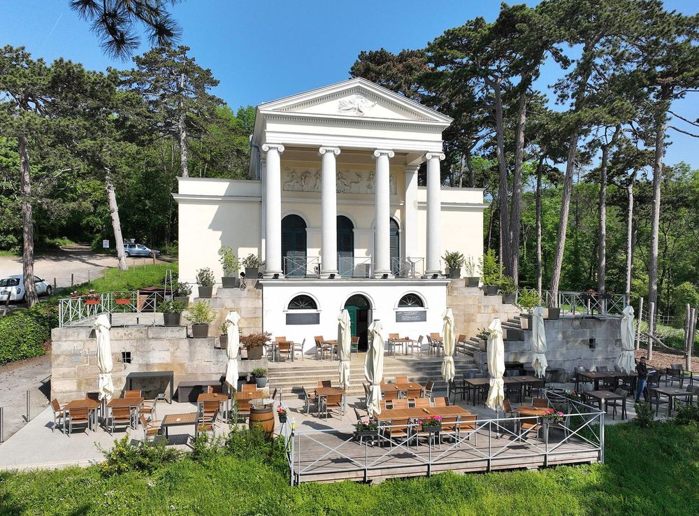 Datei:Eisenstadt - Gloriette (a).JPG – Wikipedia