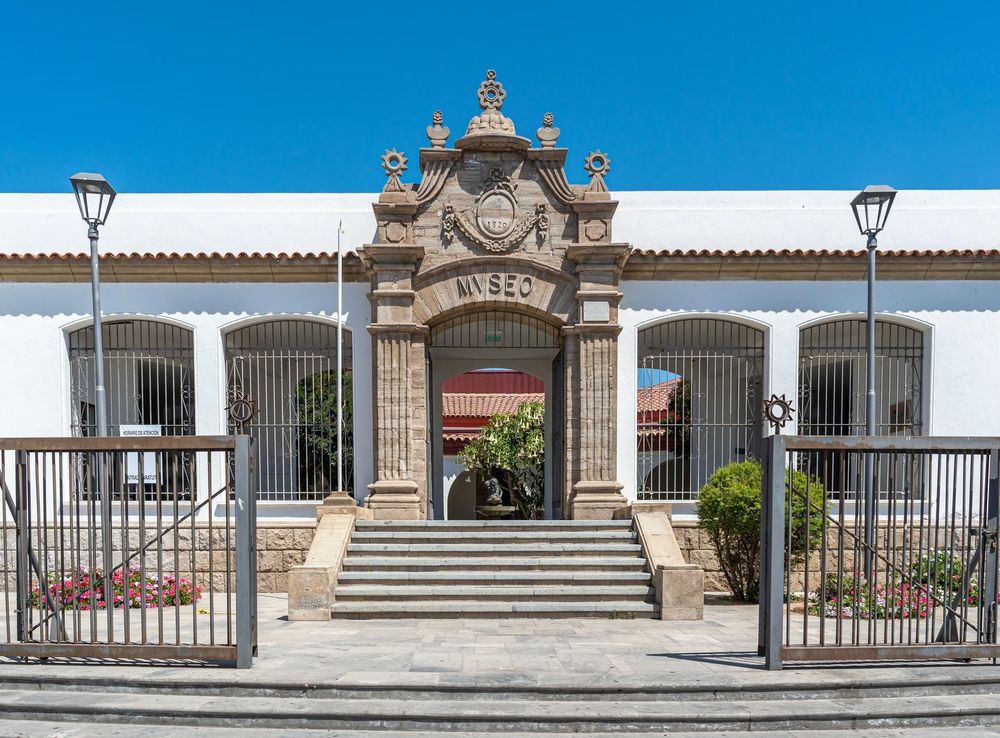 Archivo:Museo Arqueológico de La Serena.jpg - Wikipedia, la enciclopedia  libre