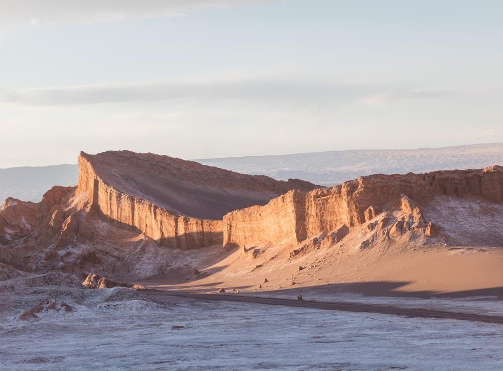 Archivo:Anfiteatro, Valle de la Luna, San Pedro de Atacama, Chile,  2016-02-01, DD 165.JPG - Wikipedia, la enciclopedia libre