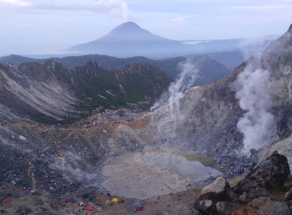 File:Gunung Sibayak 2015-05-24.jpeg - Wikimedia Commons