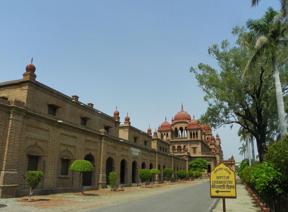 File:Summer Palace of Maharaja Ranjit Singh-AMRITSAR.JPG - Wikimedia Commons