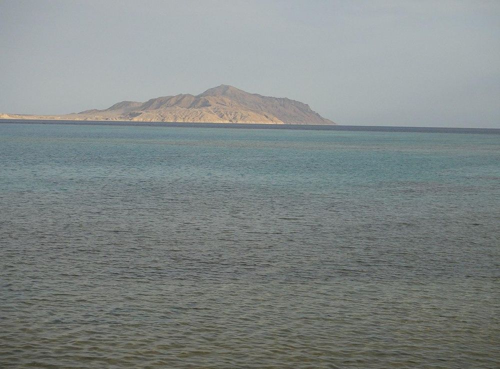 File:Tiran Island - Sharm El Sheikh - South Sinai - Egypt.JPG - Wikimedia  Commons
