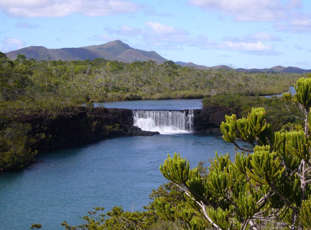 Fichier:Chutes de la madeleine.JPG — Wikipédia