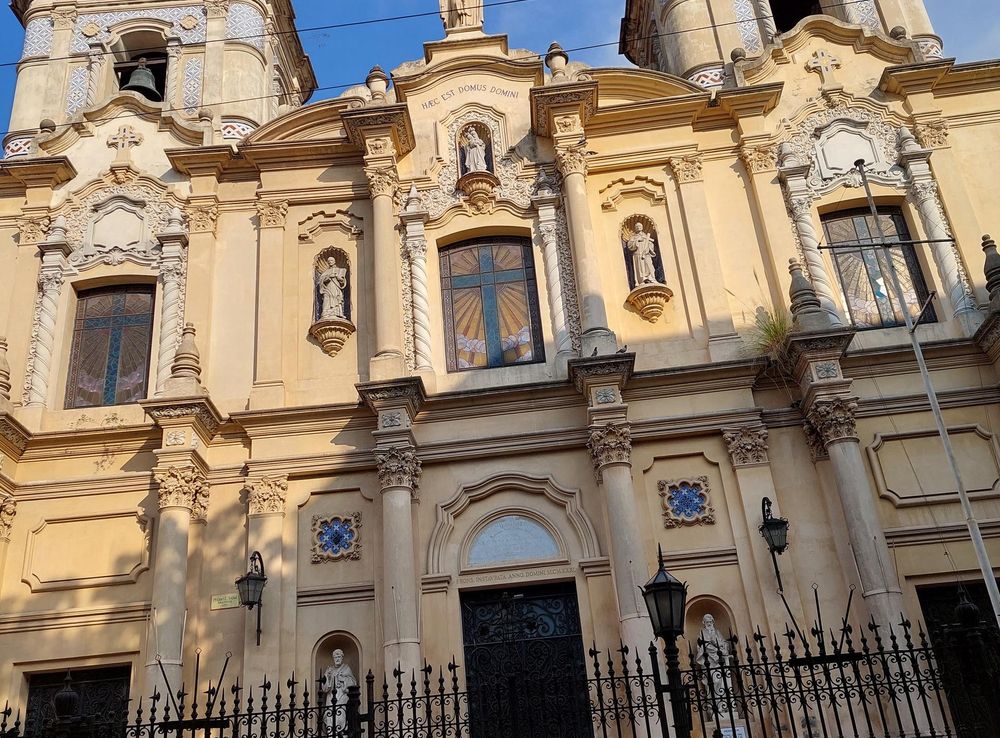 File:Parroquia de San Pedro González Telmo Buenos Aires.jpg - Wikimedia  Commons