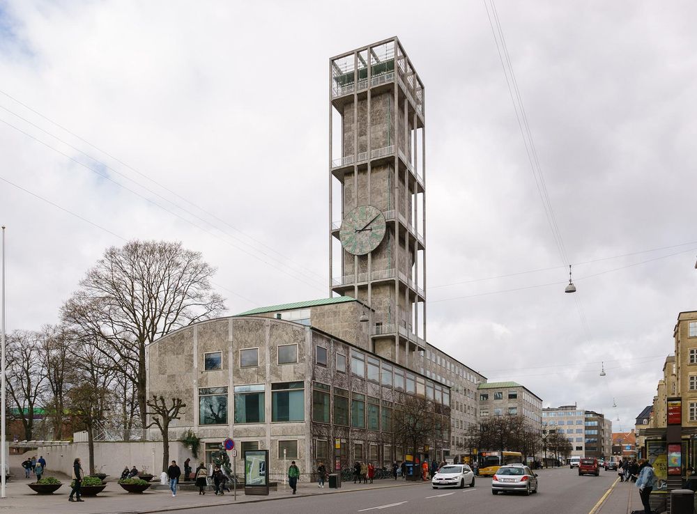 File:Aarhus City Hall, Aarhus, 2017-04-12.jpg - Wikimedia Commons