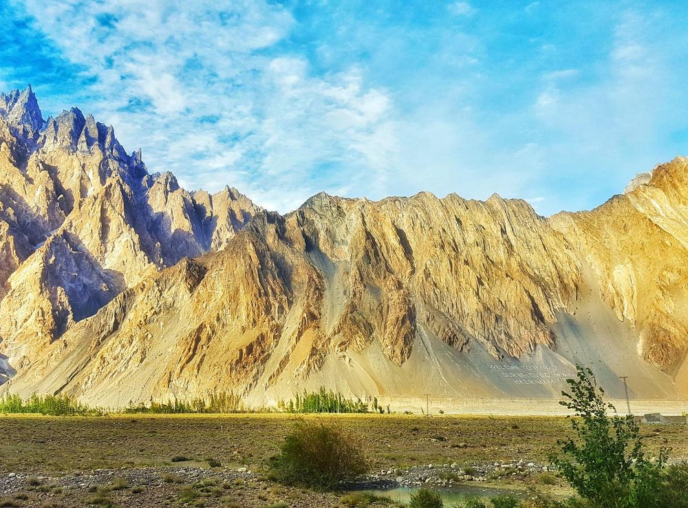 File:Passu, Gilgit Baltistan, Pakistan.jpg - Wikimedia Commons