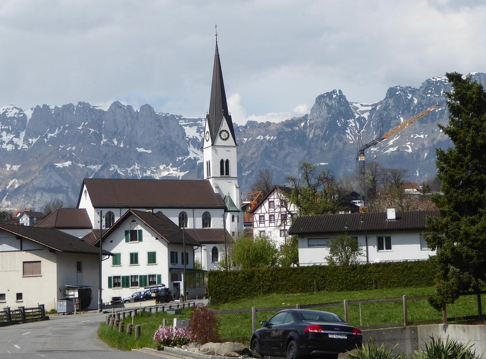 File:Eschen mit Alpstein.jpg - Wikimedia Commons