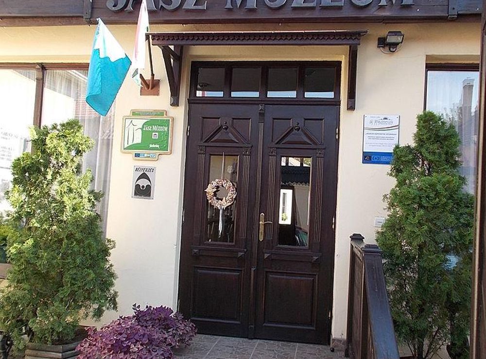 File:Jász Museum. - Jászberény.JPG - Wikimedia Commons