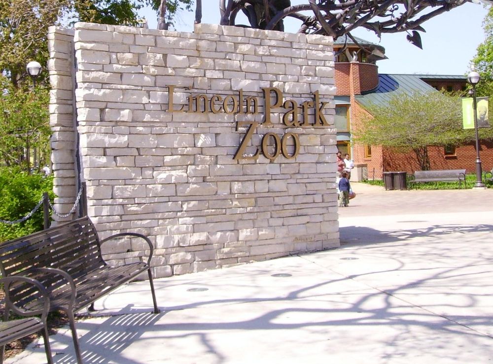 File:Lincoln Park Zoo -entrance-10May2005.jpg - Wikimedia Commons
