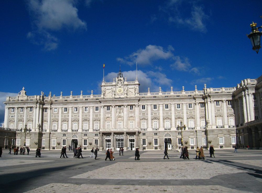 File:Exterior of the Royal Palace of Madrid, general view from  courtyard.JPG - Wikimedia Commons