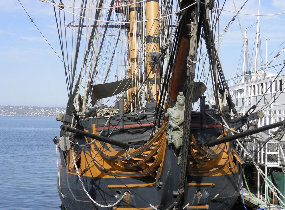 File:Pirate Ship in harbor.JPG - Wikimedia Commons