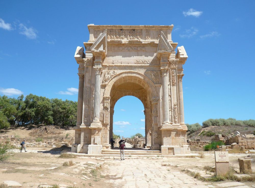 File:Archaeological Site of Leptis Magna-108965.jpg - Wikimedia Commons