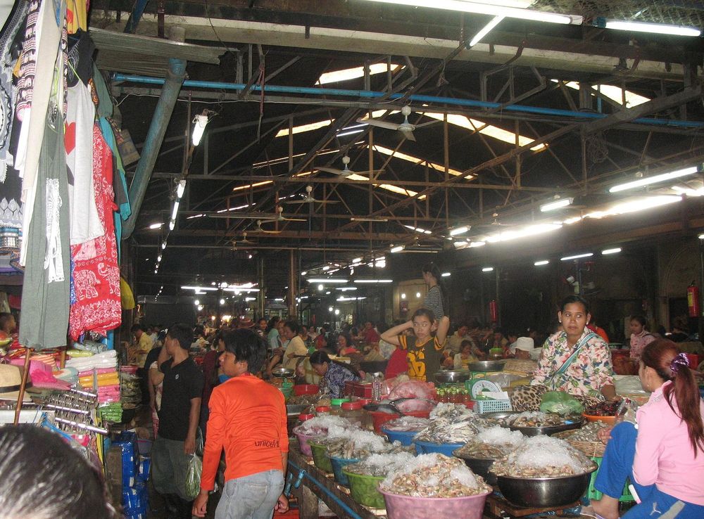 File:A view of the Old Market in Siem Reap.JPG - Wikimedia Commons