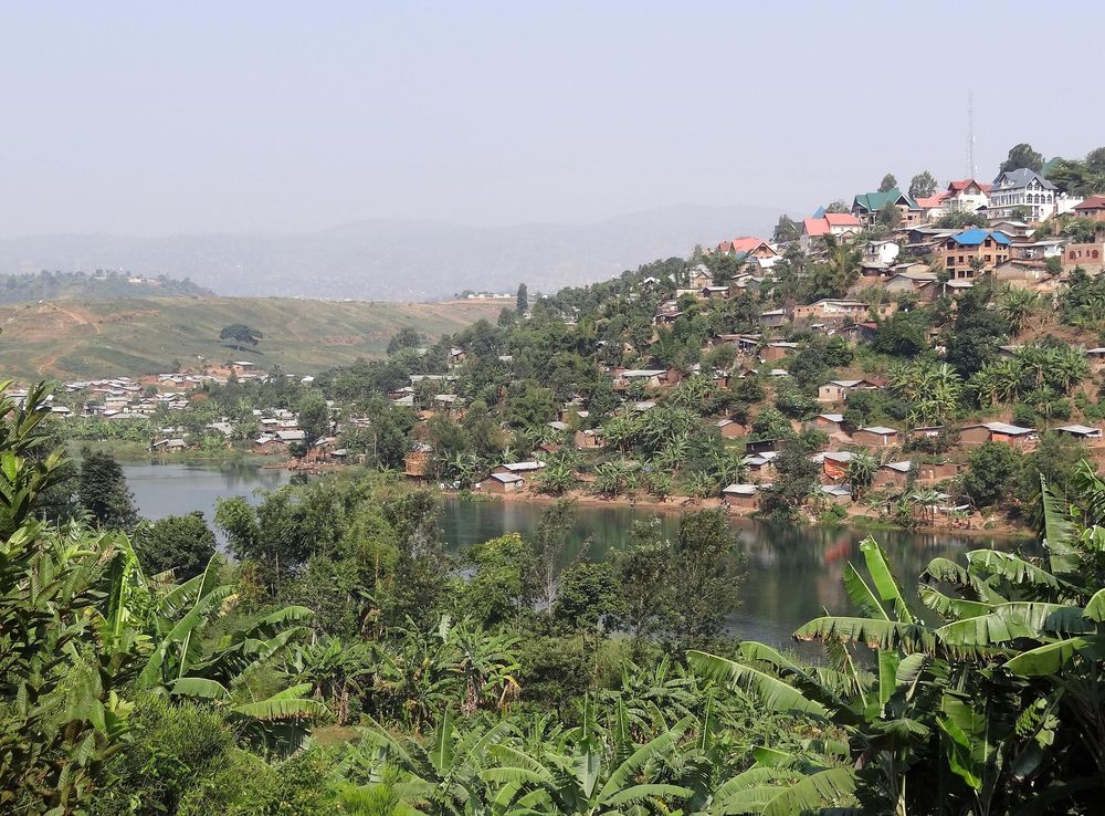 File:View across Lake Kivu to DR Congo - Cyangugu (Rusizi) - Rwanda  (9008120973).jpg - Wikimedia Commons