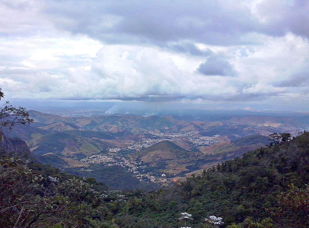 Ficheiro:Vista parcial de Coronel Fabriciano MG a partir da Serra dos Cocais.JPG  – Wikipédia, a enciclopédia livre