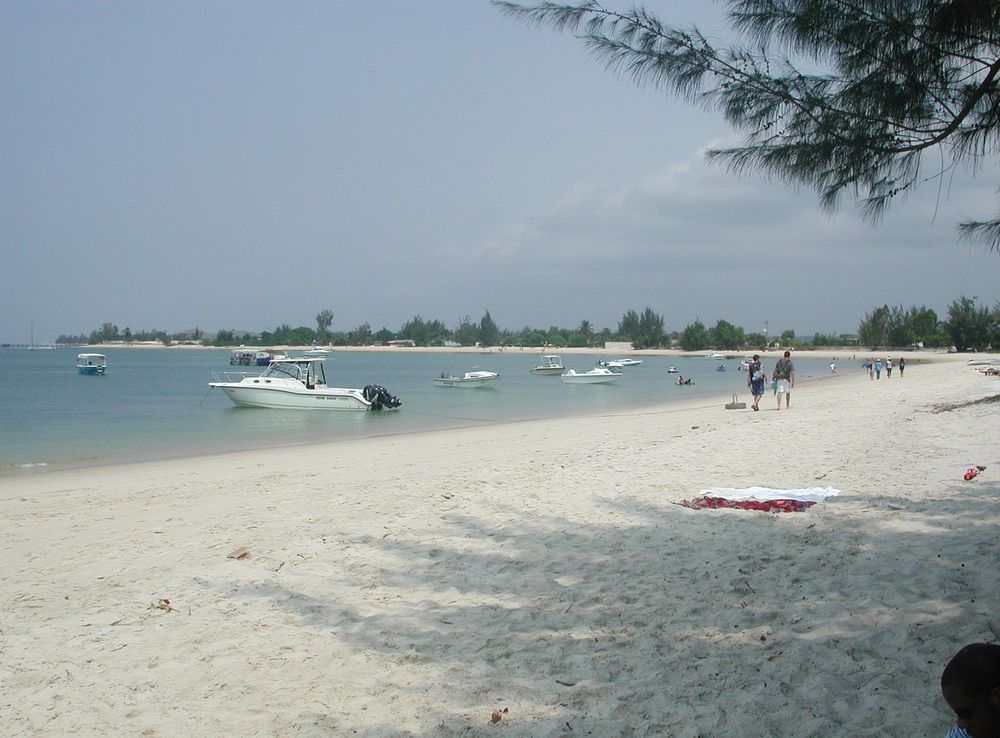 File:Pointe Denis.JPG - Wikimedia Commons