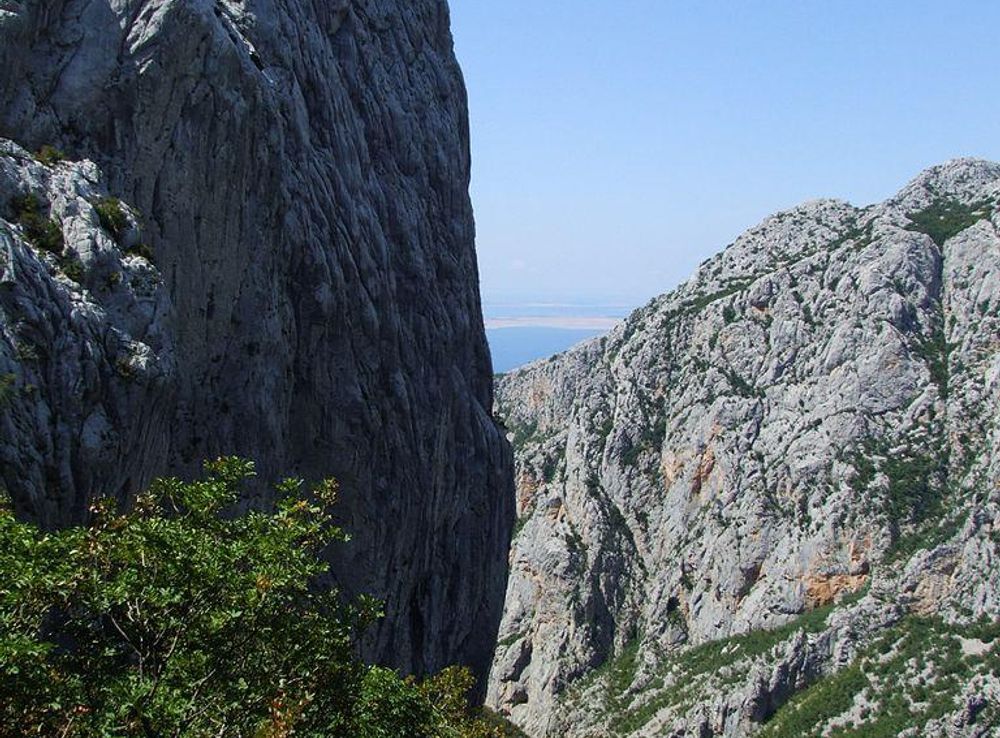Datoteka:Anića kuk - Paklenica.JPG – Wikipedija