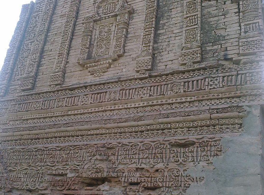 File:Beautiful Tomb of Sheikh Sadan located near District Muzaffargarh  ,Pakistan. 06.jpeg - Wikimedia Commons