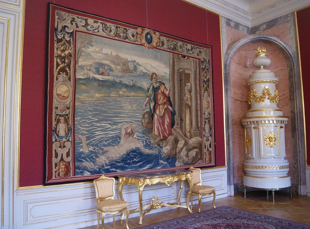 File:17th-century tapestries in the Primate's Palace, Bratislava, Slovakia  - 20140723-03.JPG - Wikimedia Commons