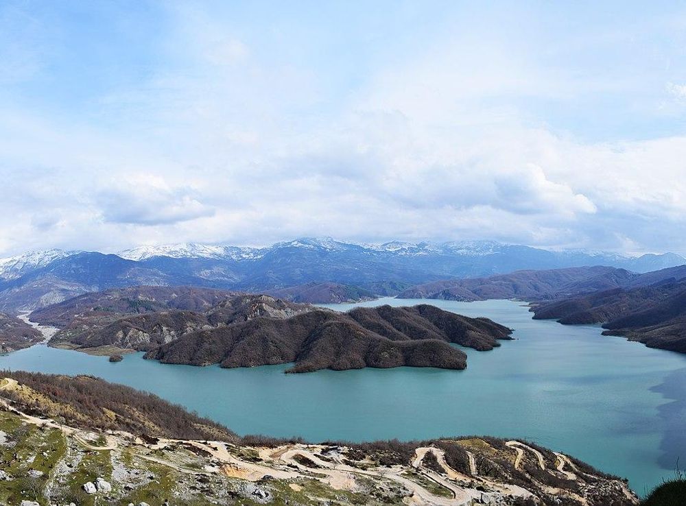 File:Panoramic view of Lake Bovilla, Tirana, Albania.jpg - Wikimedia Commons