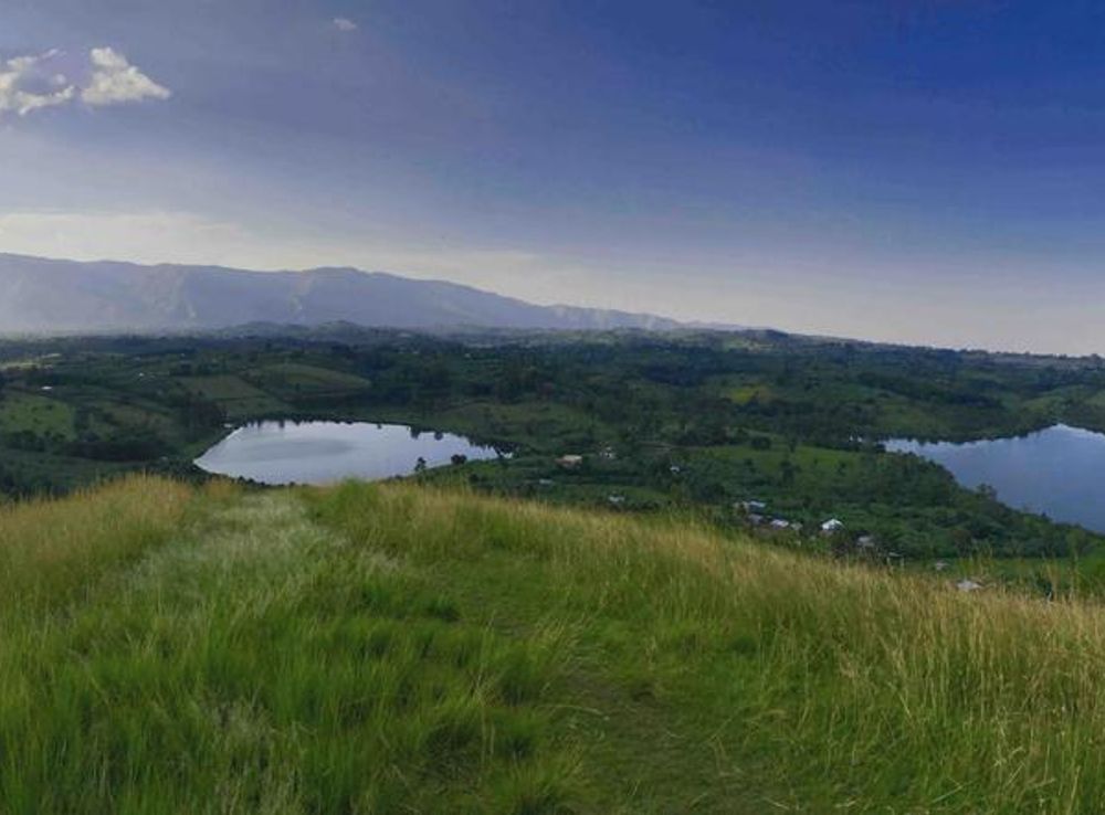 File:Three crater lakes of Fortportal, western Uganda.jpg - Wikimedia  Commons