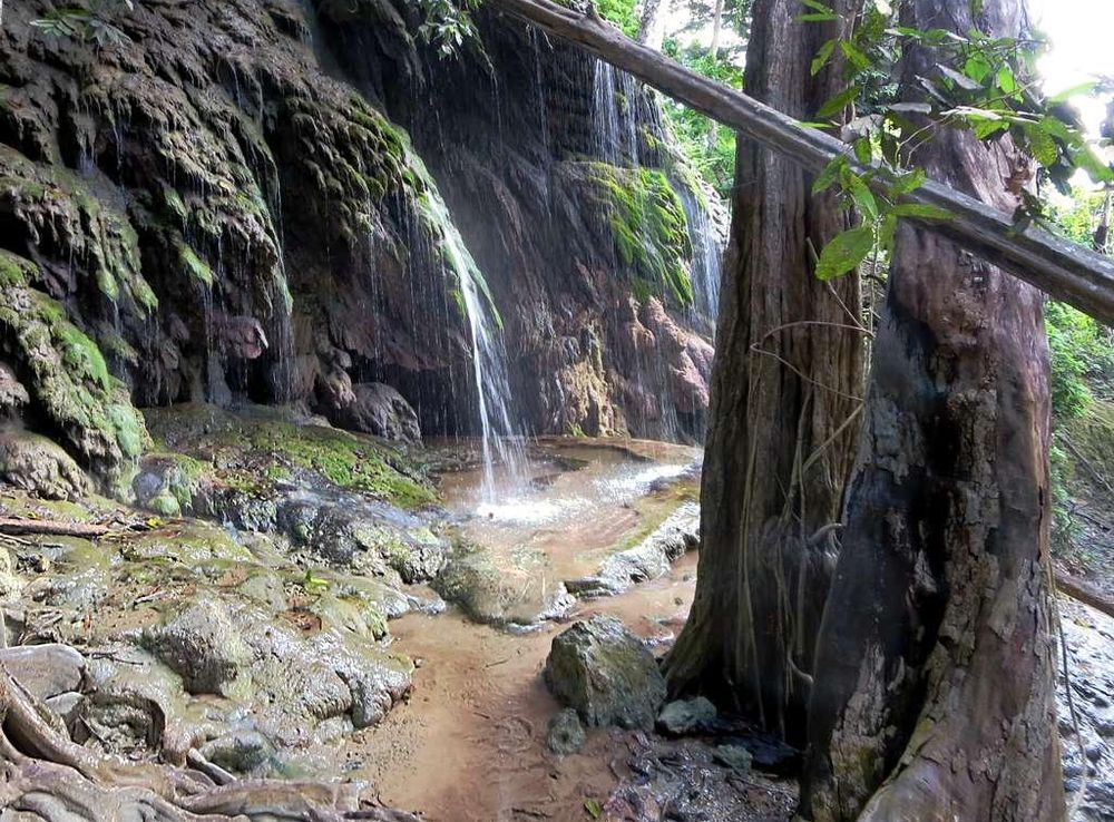 File:Hugh's Dale Waterfall (25064758983).jpg - Wikimedia Commons