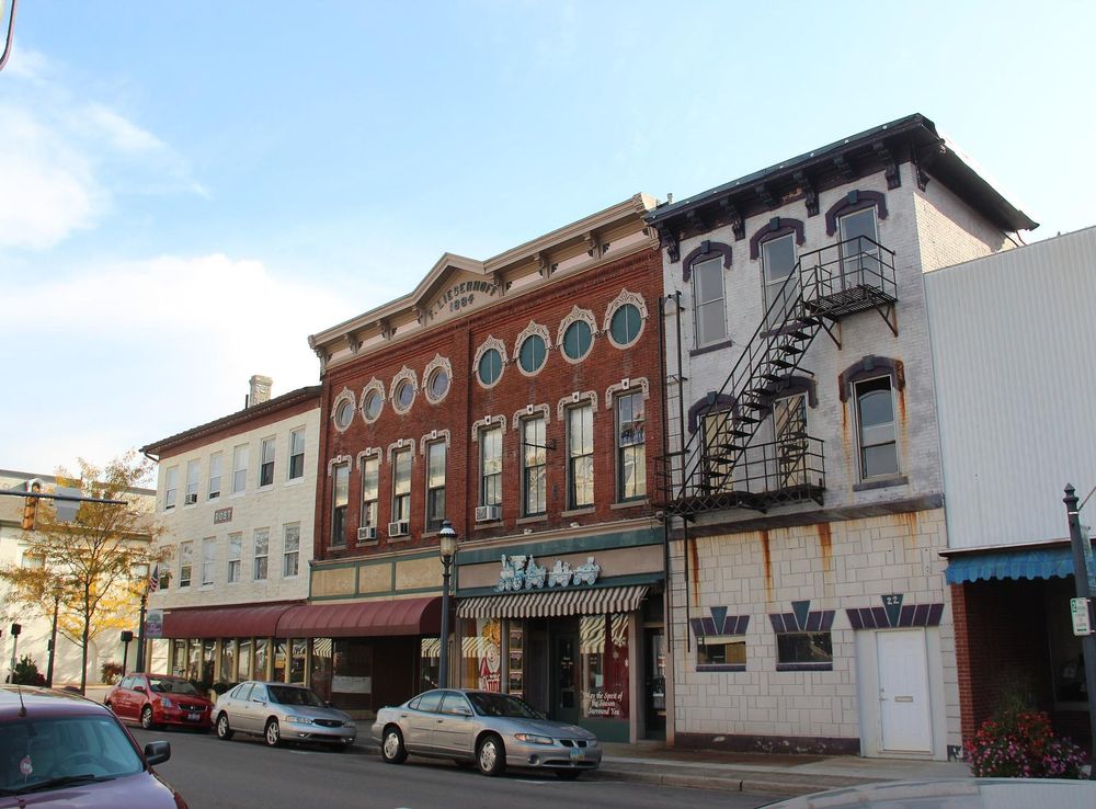 File:Market Square (Miamisburg, Ohio) Main St 3.JPG - Wikimedia Commons