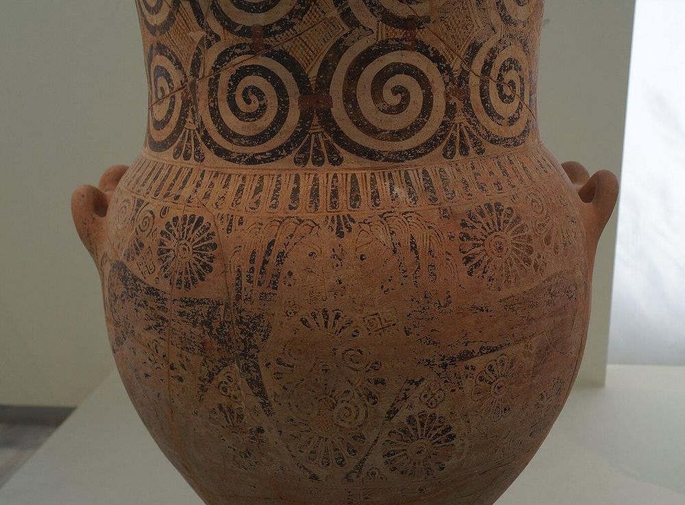 File:Archaeological Museum of Kavala-Jar from Oesyme.JPG - Wikimedia Commons