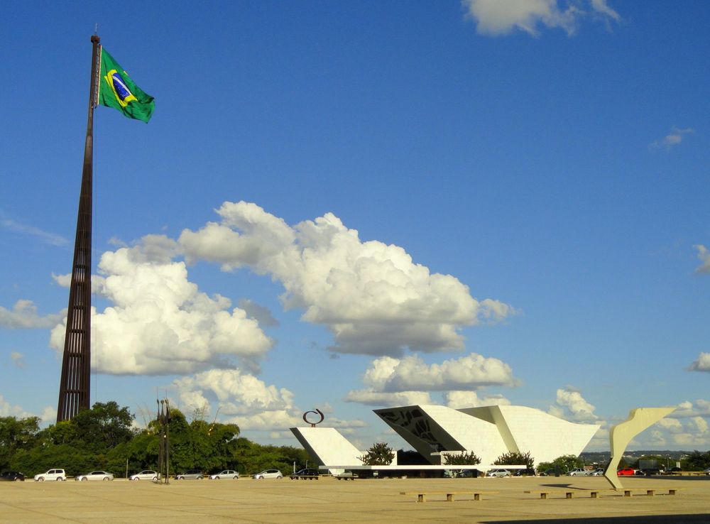 Ficheiro:Praça dos Três Poderes - DSC00293.JPG – Wikipédia, a enciclopédia  livre