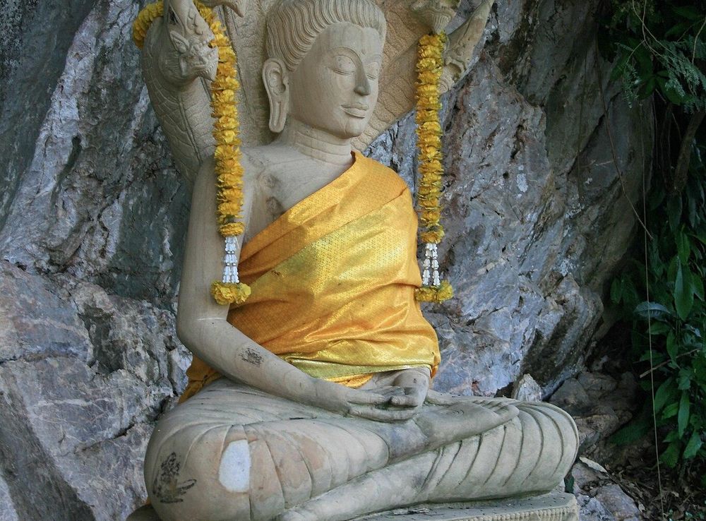 File:Wat Phra Phutthabat Si Surat Thani Ahoerstemeier 9.jpg - Wikimedia  Commons