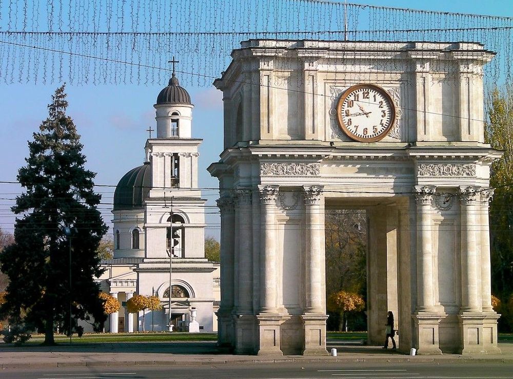 File:Arc de Triomphe, Chișinău (4867173990).jpg - Wikipedia