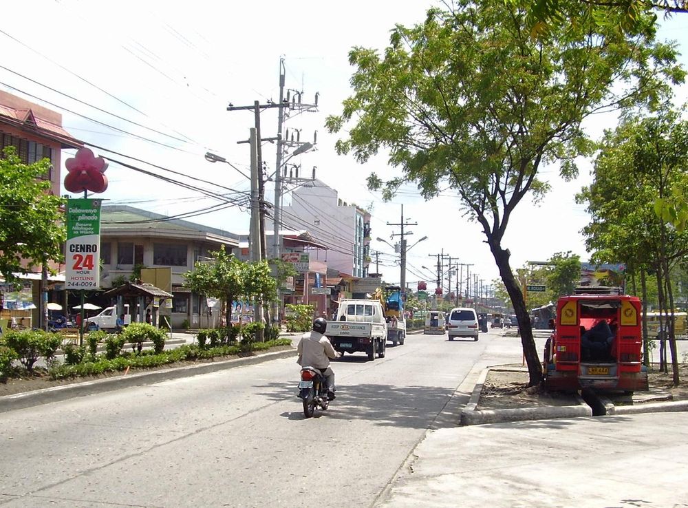 File:Quezon Boulevard Davao-c.JPG - Wikipedia