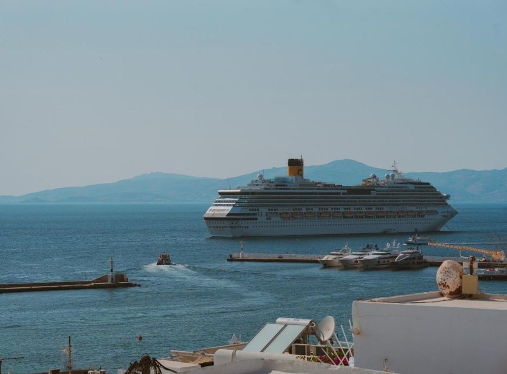 Legends In Town, By Mykonos High Aparthotel Mykonos Town: 2 star Hotel with  a Minimum Price 264€| UPDATED FOR 2024 | myconos-hotels.net